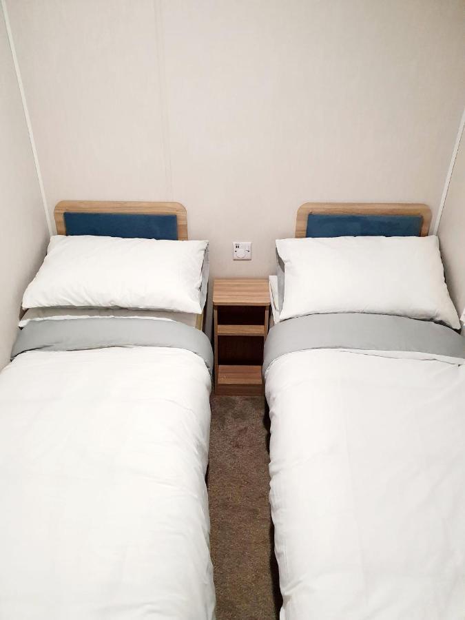 Parkview Caravan California Cliffs Great Yarmouth Buitenkant foto